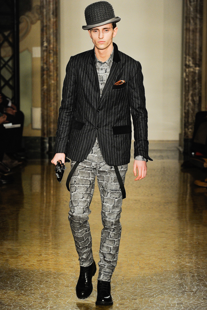 Moschino 2012秋冬男裝高清圖片