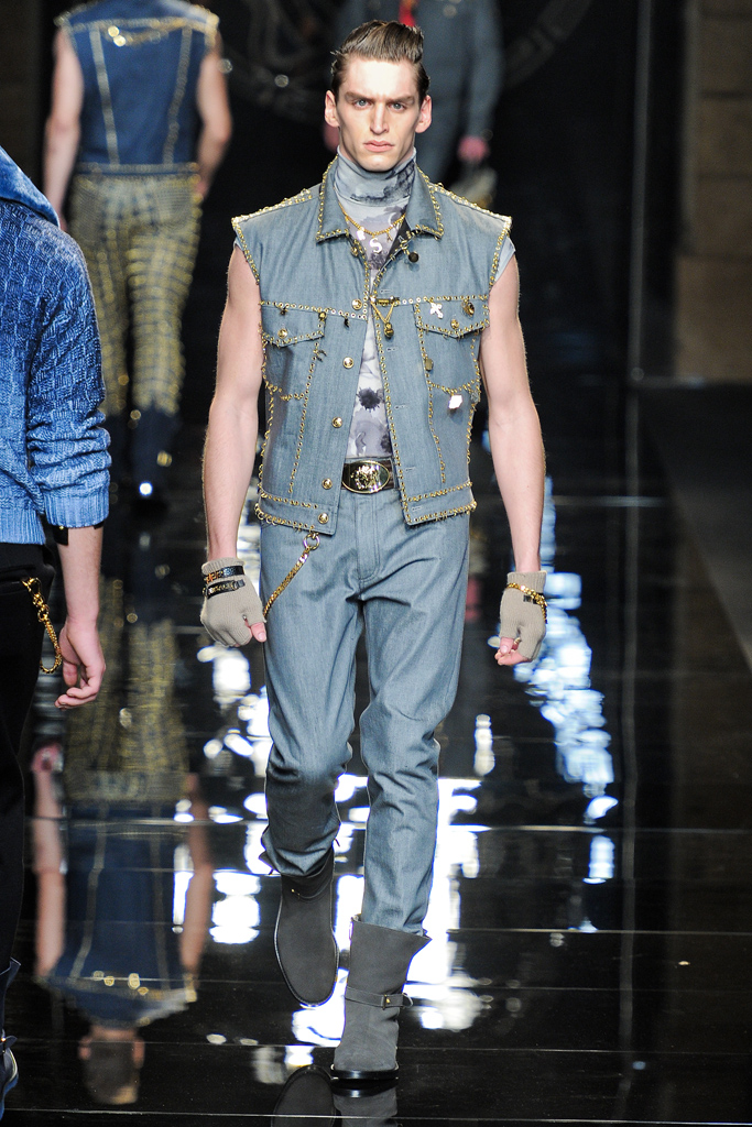 Versace 2012ﶬbDƬ
