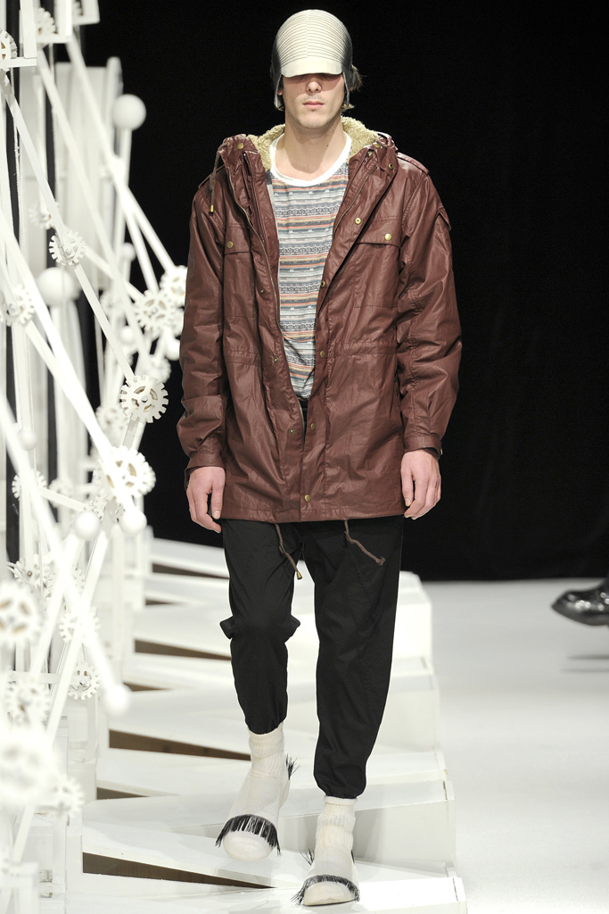 Henrik Vibskov 2012ﶬbDƬ