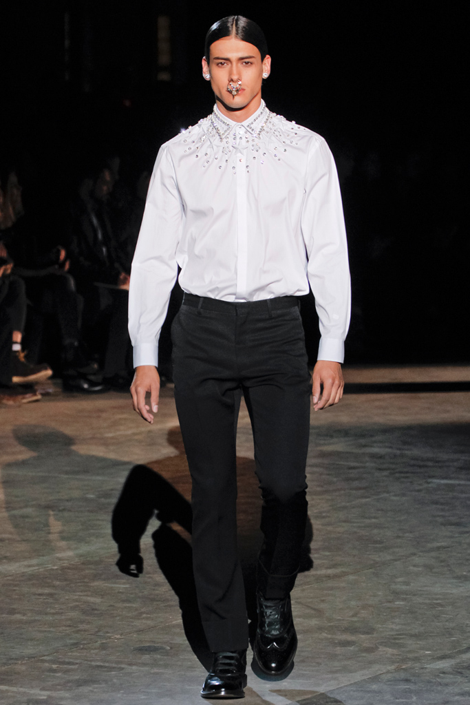 Givenchy 2012ﶬbDƬ