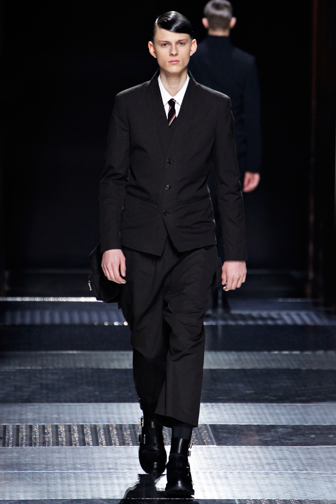 Kris Van Assche 2012ﶬbDƬ
