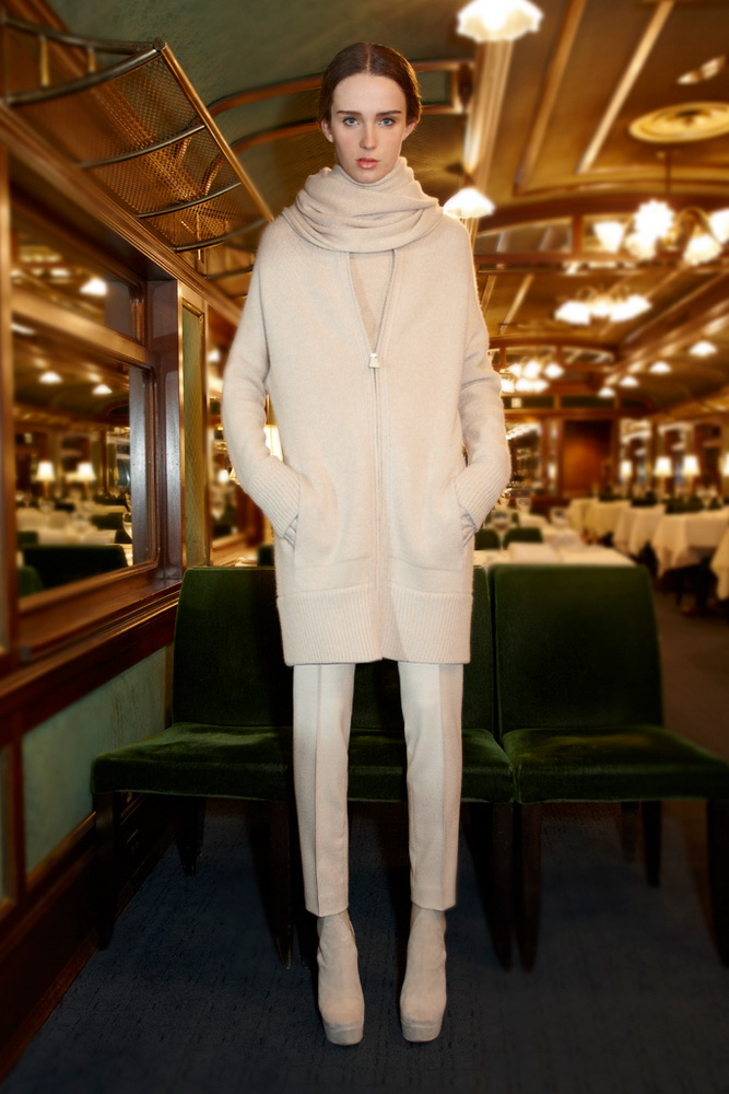 Akris 2012ϵиDƬ