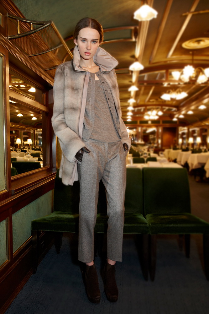Akris 2012ϵиDƬ