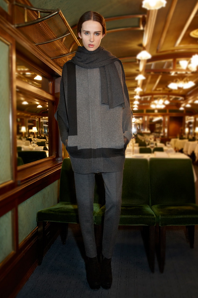 Akris 2012ϵиDƬ