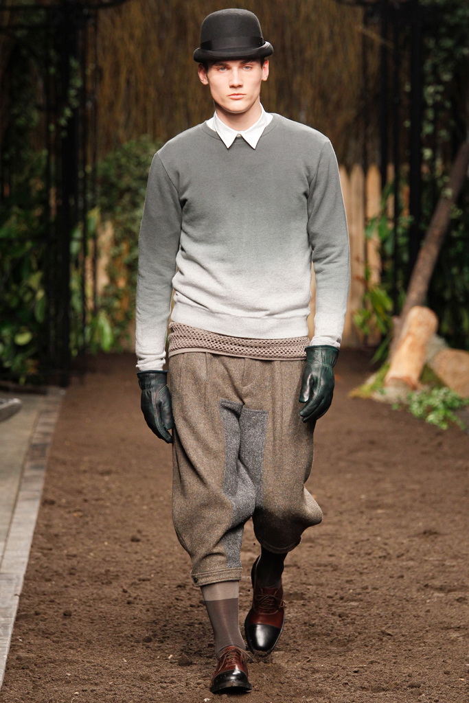 Robert Geller 2012ﶬbDƬ