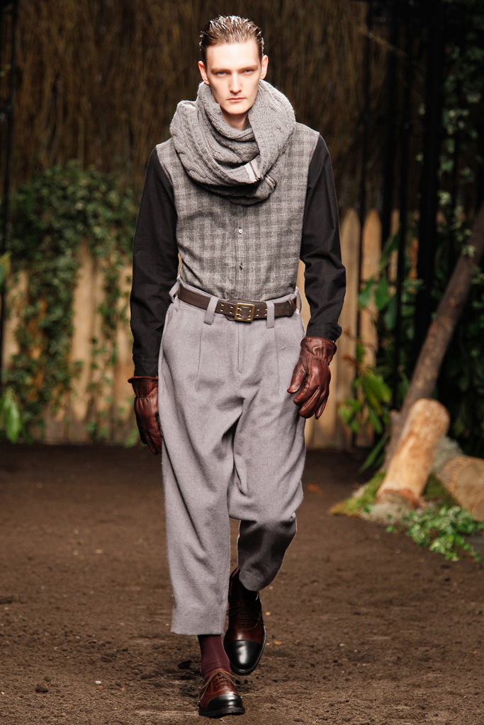 Robert Geller 2012ﶬbDƬ