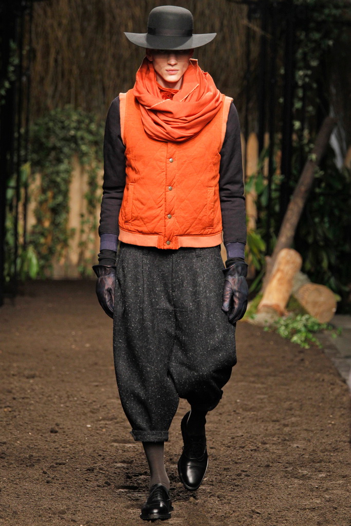 Robert Geller 2012ﶬbDƬ