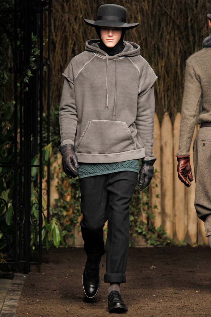 Robert Geller 2012ﶬbDƬ