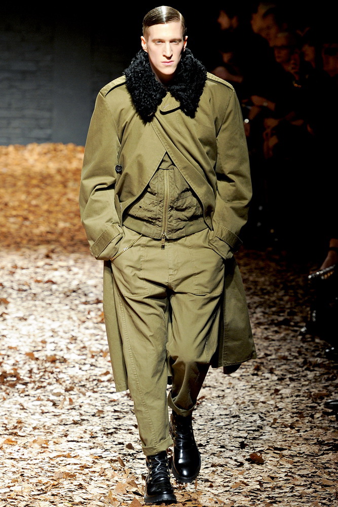McQ 2012ﶬ¸DƬ