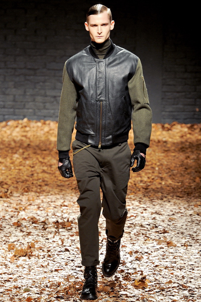 McQ 2012ﶬ¸DƬ