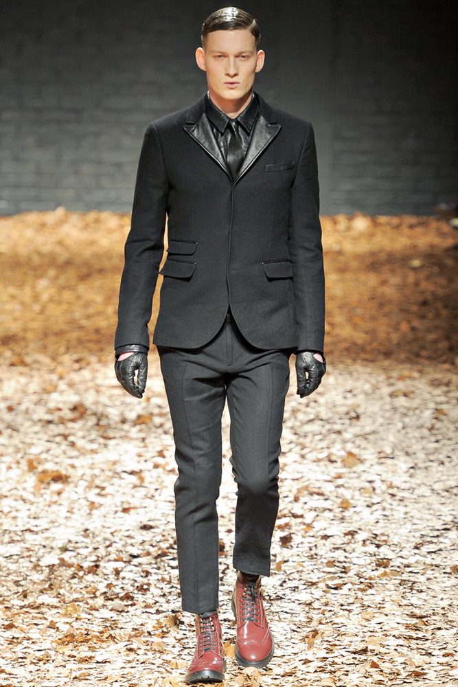 McQ 2012ﶬ¸DƬ