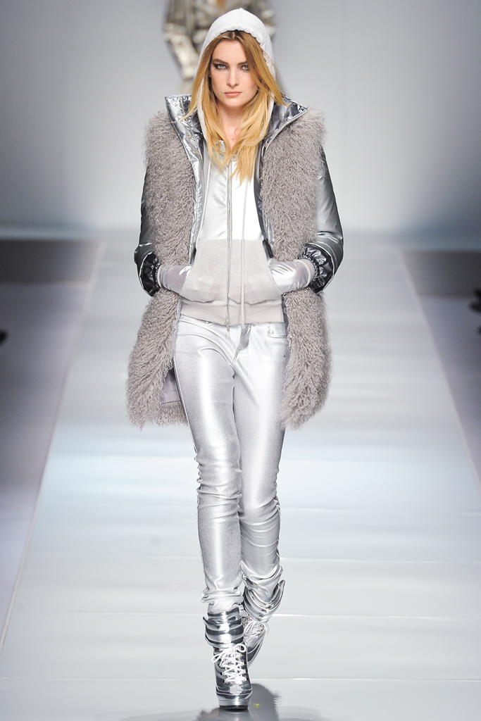 Blumarine 2012ﶬ¸DƬ