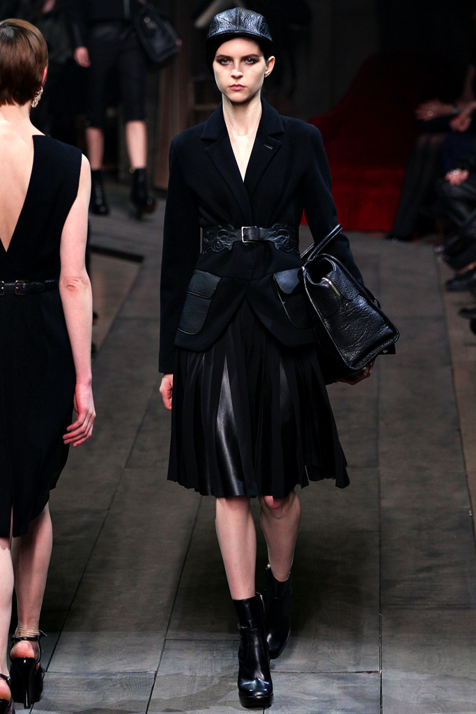 Loewe 2012ﶬϵиDƬ