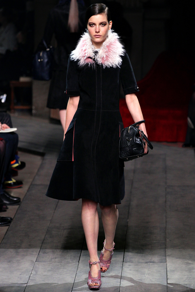 Loewe 2012ﶬϵиDƬ