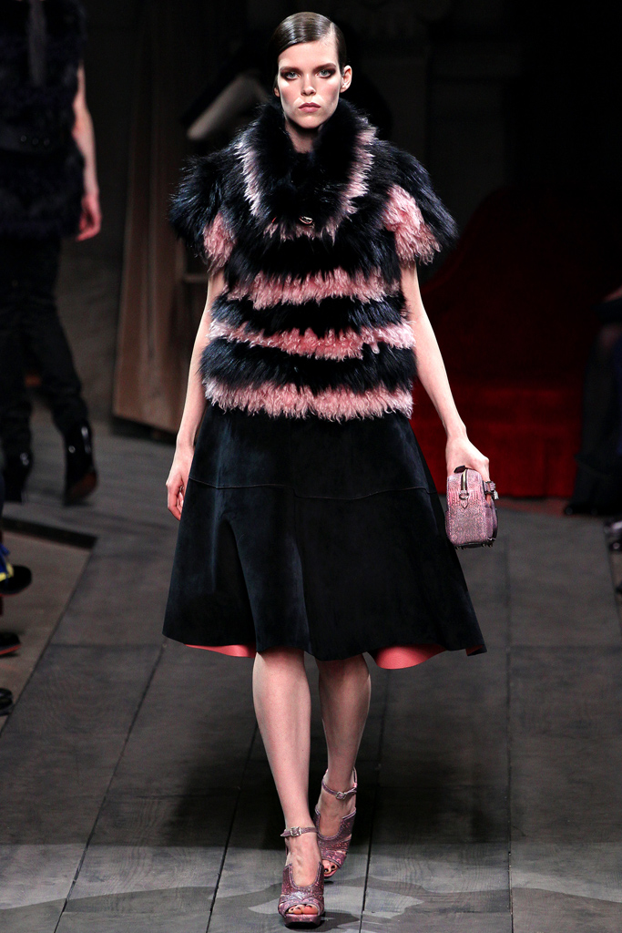 Loewe 2012ﶬϵиDƬ