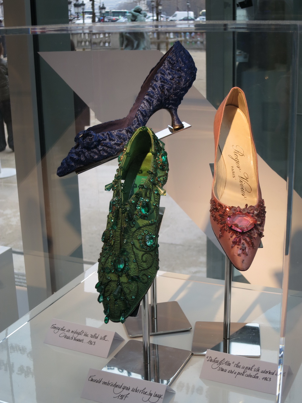 Roger Vivier ReseeDƬ