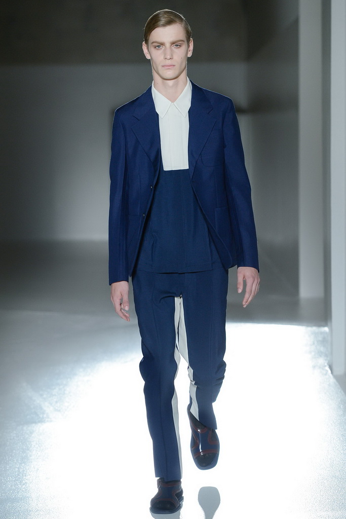 Prada 13bDƬ