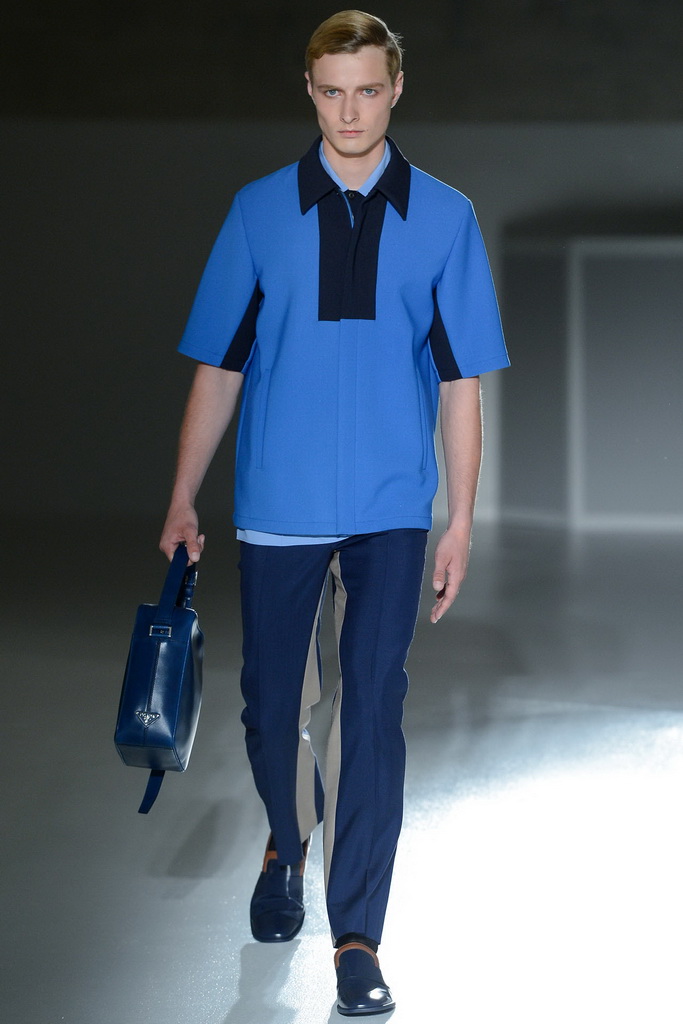 Prada 13bDƬ