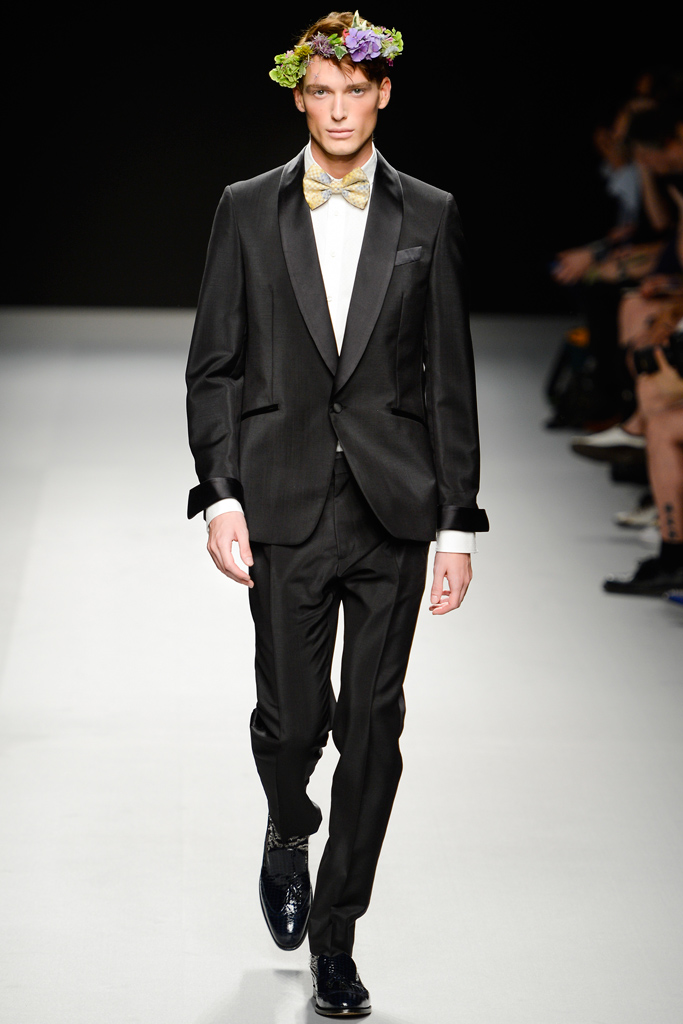 Vivienne Westwood 13bDƬ