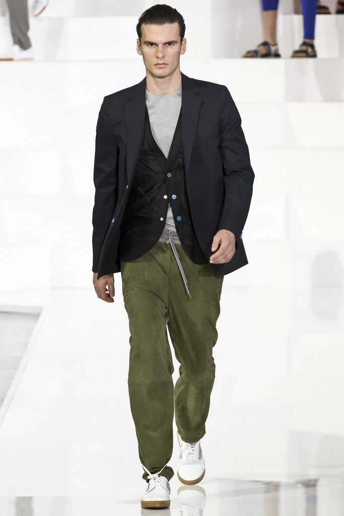 Dirk Bikkemberg 13bDƬ