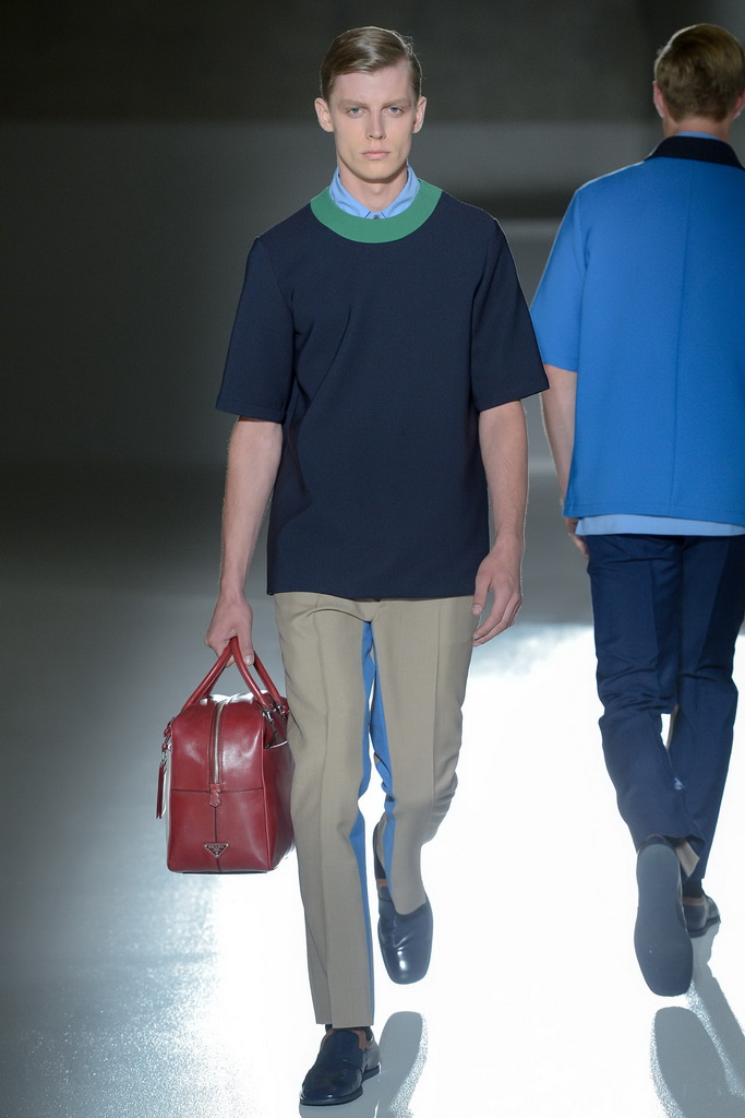 Prada 13bDƬ