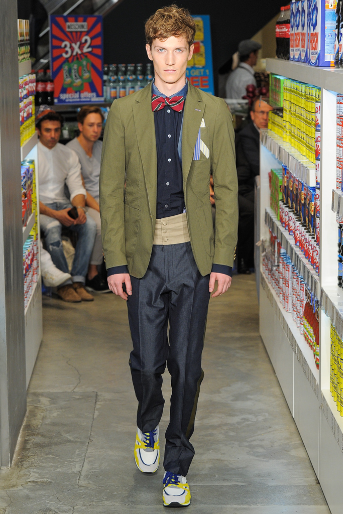 Moschino 13bDƬ