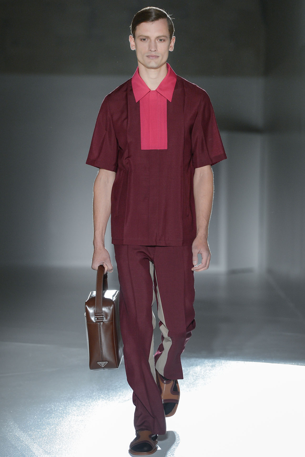 Prada 13bDƬ