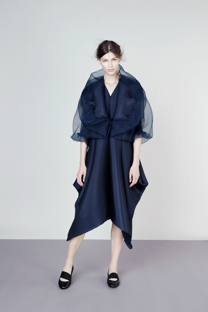 Issey Miyake 13紺DƬ