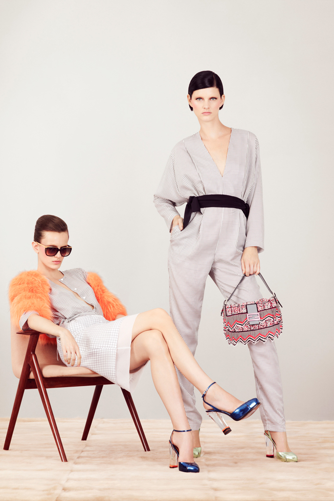 Fendi 13紺DƬ