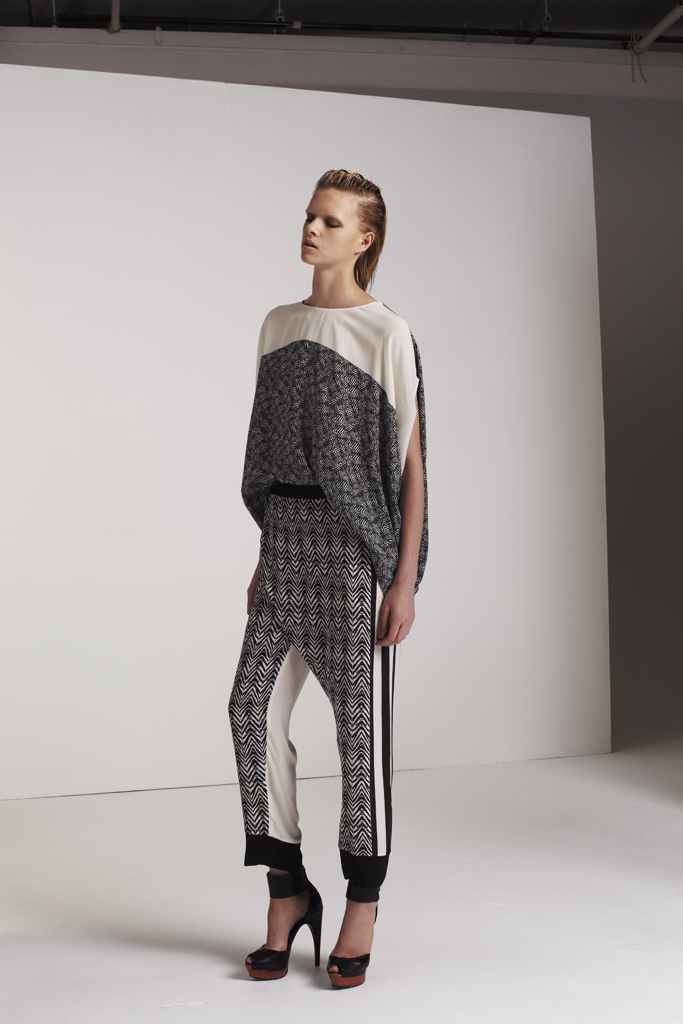 Costume National 13紺DƬ