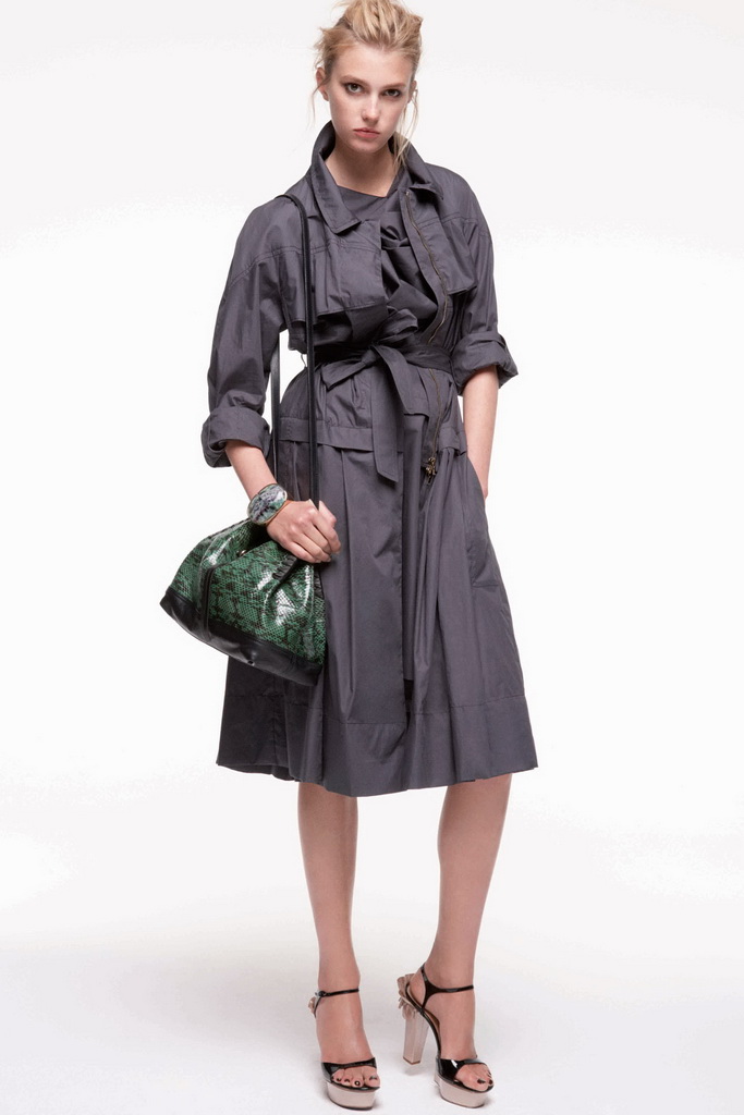 Nina Ricci 13紺DƬ