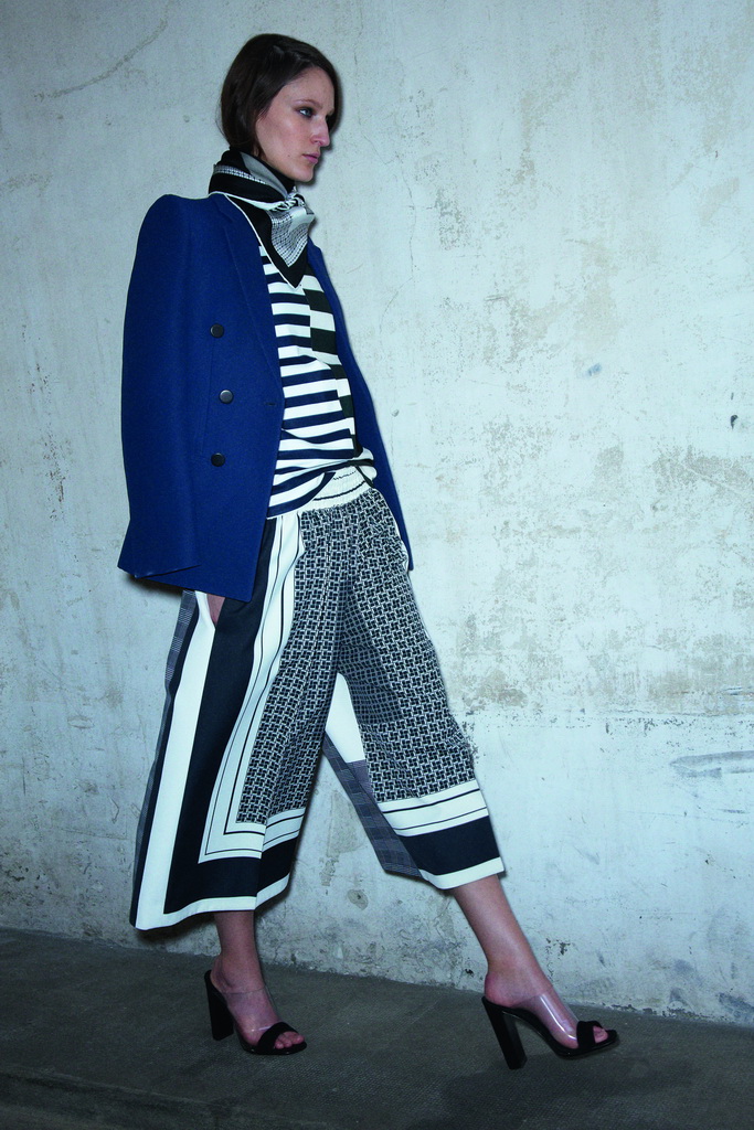Celine 13紺DƬ
