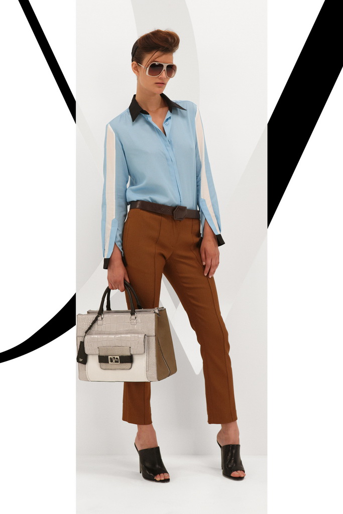 DVF 13紺DƬ