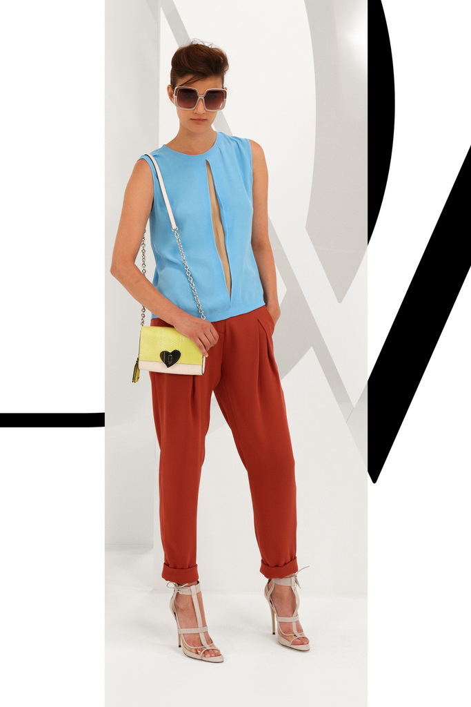 DVF 13紺DƬ