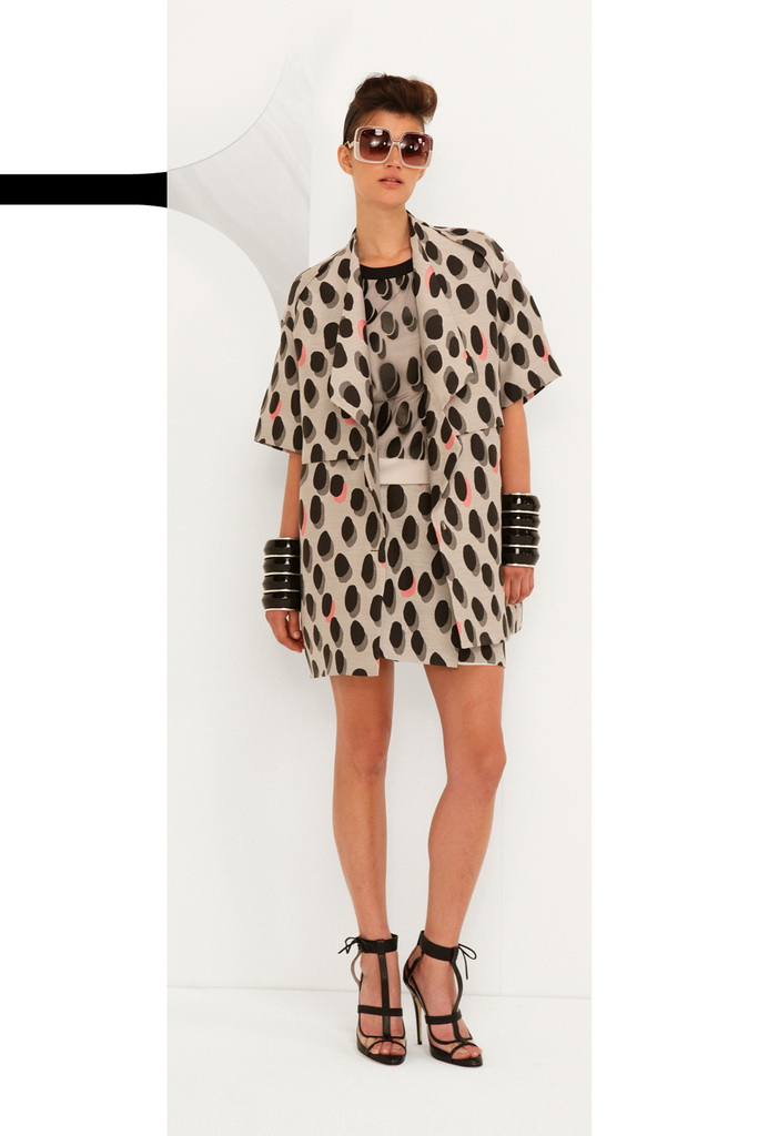 DVF 13紺DƬ