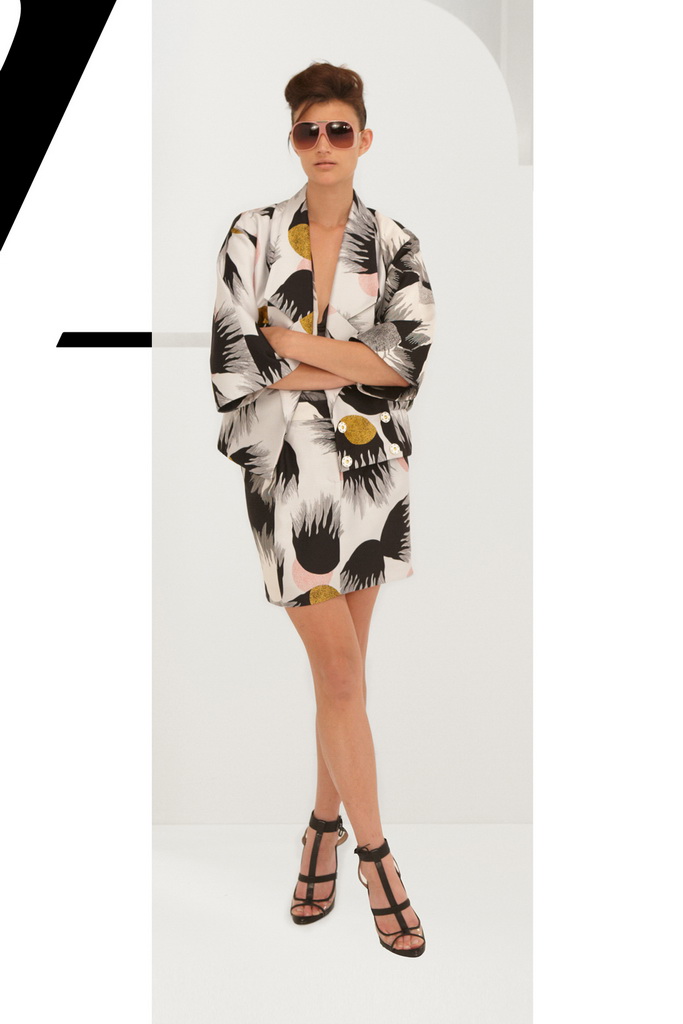 DVF 13紺DƬ
