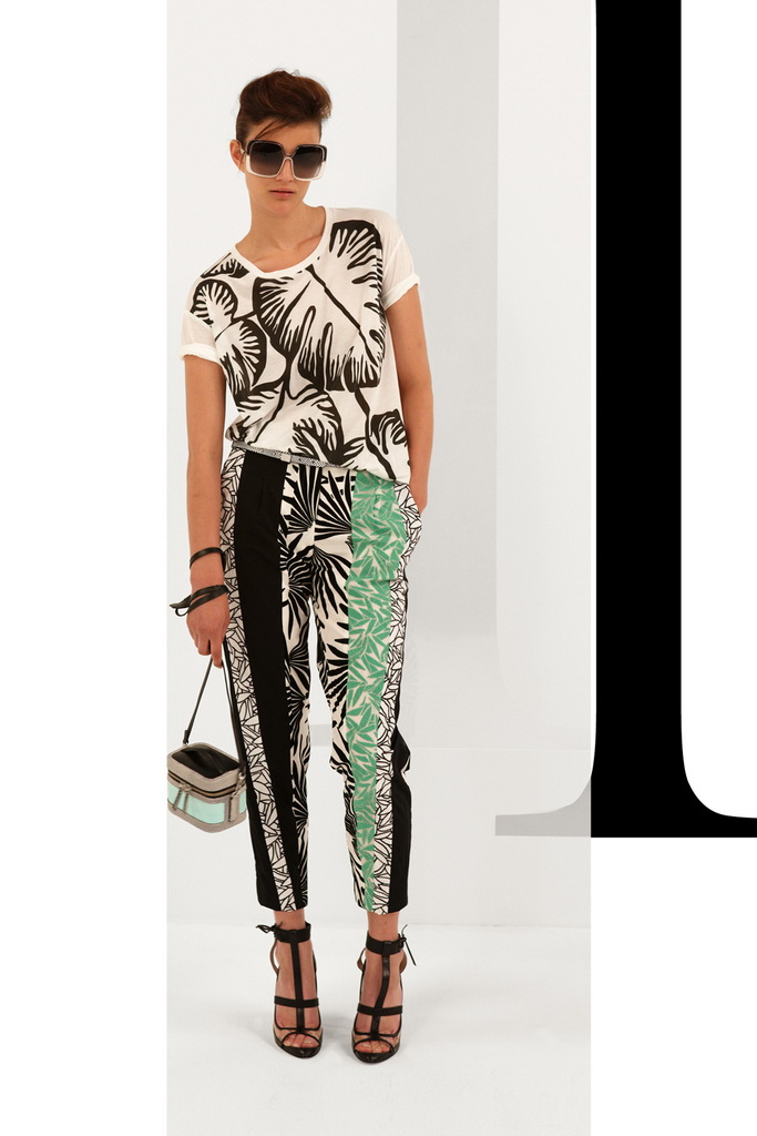 DVF 13紺DƬ