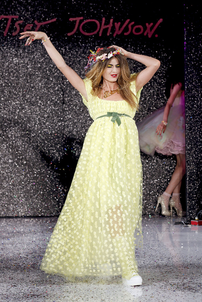 Betsey Johnson 2013DƬ