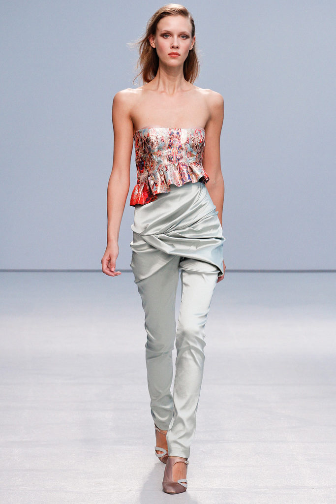 Anne Valerie Hash 2013DƬ