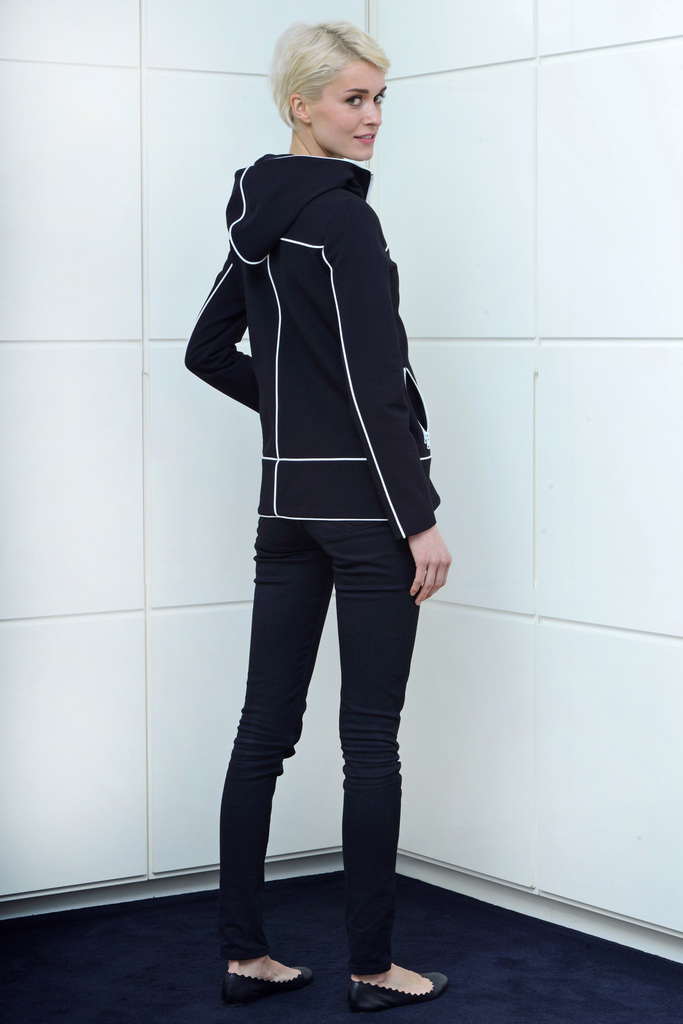 Lisa Perry 2013DDƬ