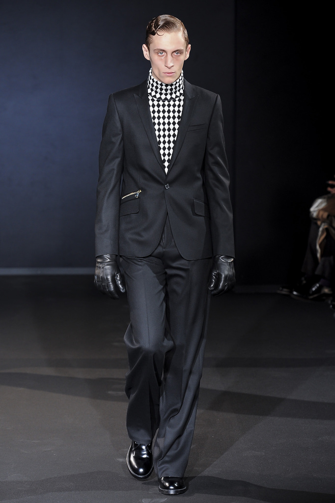 Les Hommes 2013ﶬbDDƬ