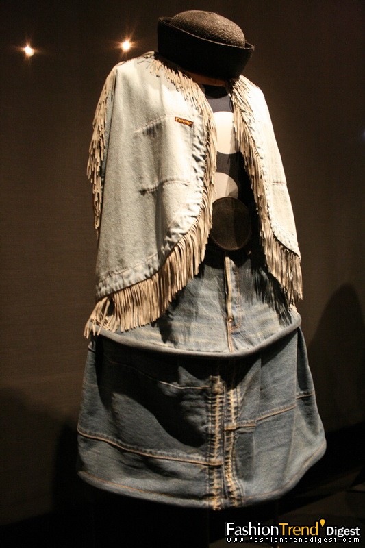Vivienne Westwood世界巡回時裝展香港站 