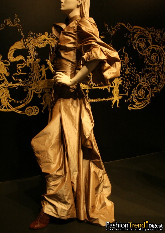Vivienne Westwood世界巡回時(shí)裝展香港站 