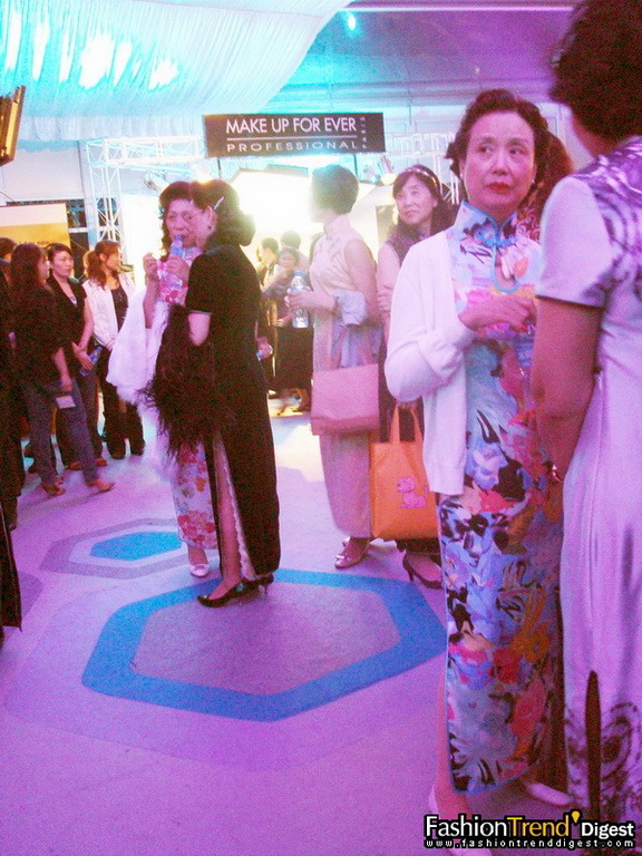 旗袍秀上海時(shí)裝周后臺(tái) 
