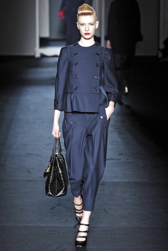 Moschino 09ﶬDƬ