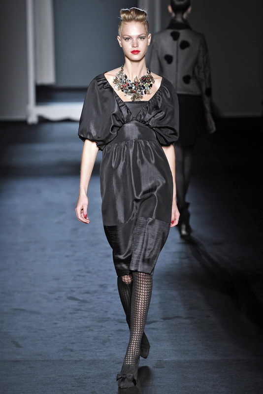 Moschino 09ﶬDƬ