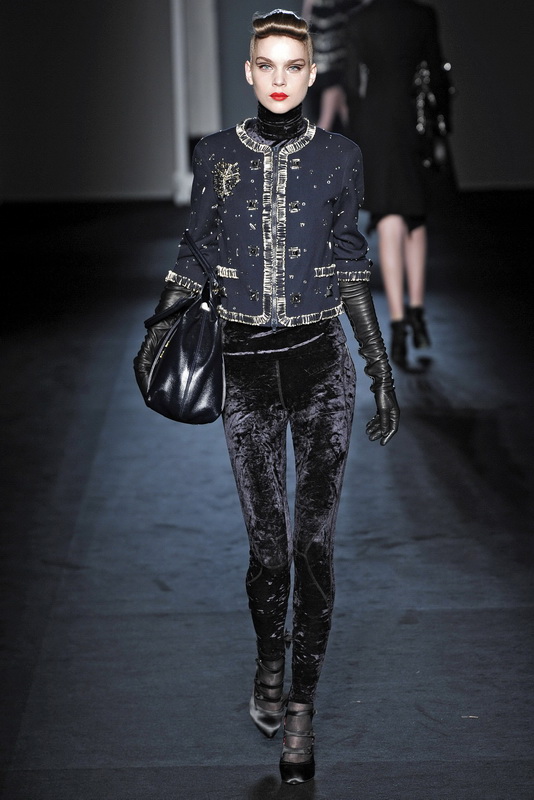 Moschino 09ﶬDƬ