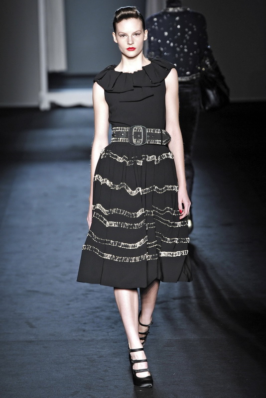 Moschino 09ﶬDƬ