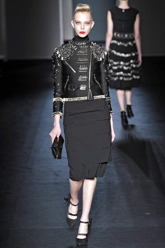 Moschino 09ﶬDƬ