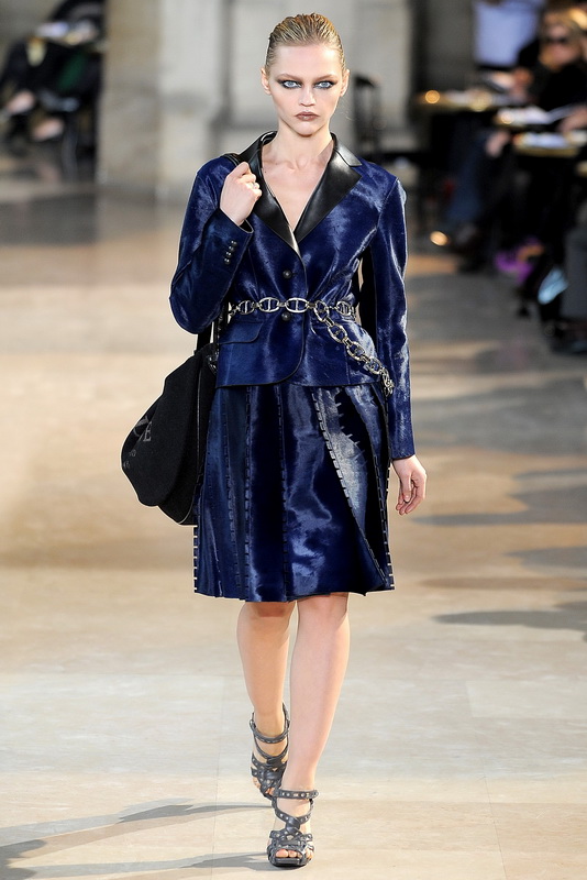 Loewe 09ﶬDƬ